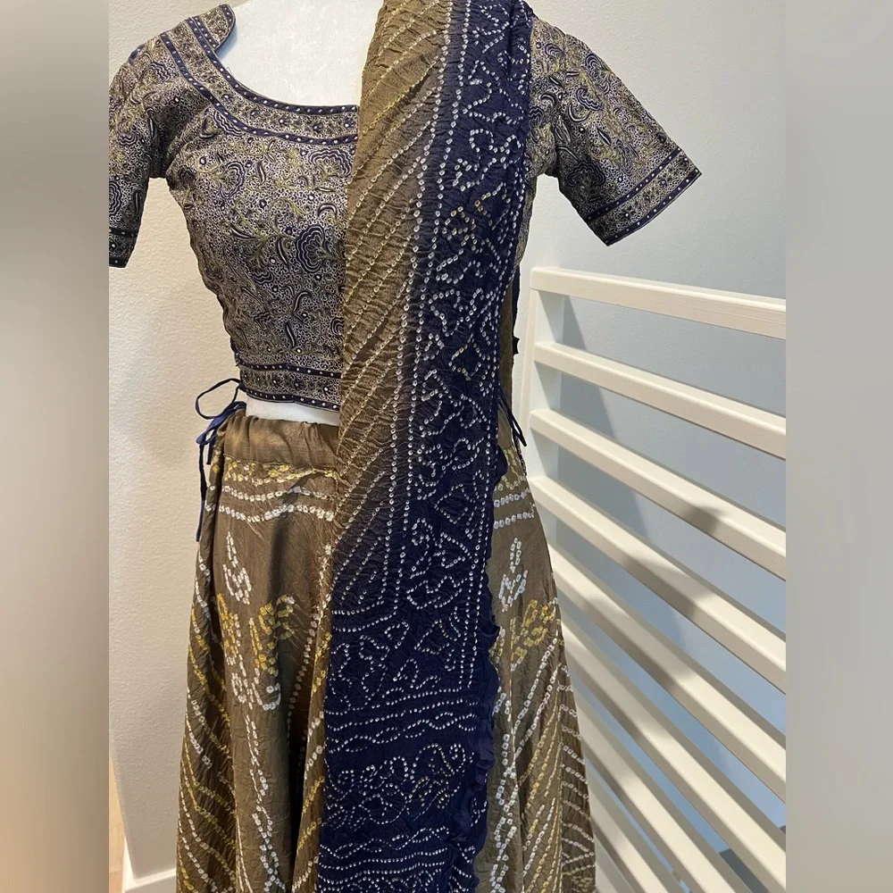 Bandhani Lehenga - blue and green, XS petite - Picture 6 of 12